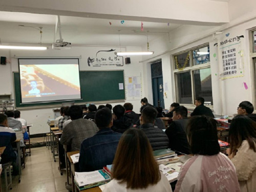 点击在新窗口打开